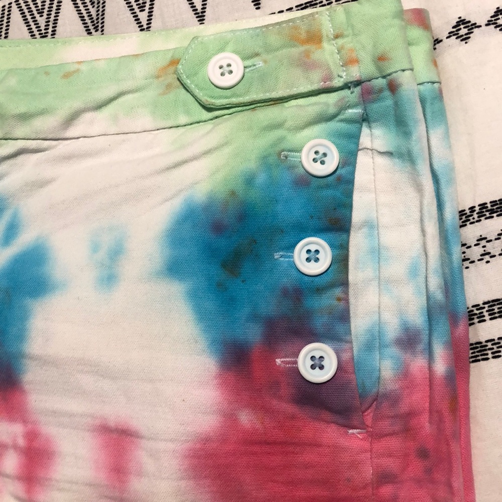 Shorts - Picture 3 of 4